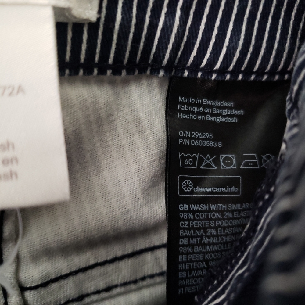 H&M, size 6, Striped, Button Shorts. - Picture 10 of 11